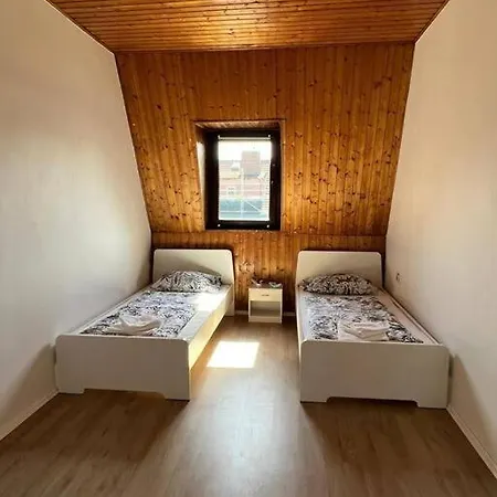 公寓 One Bedroom *